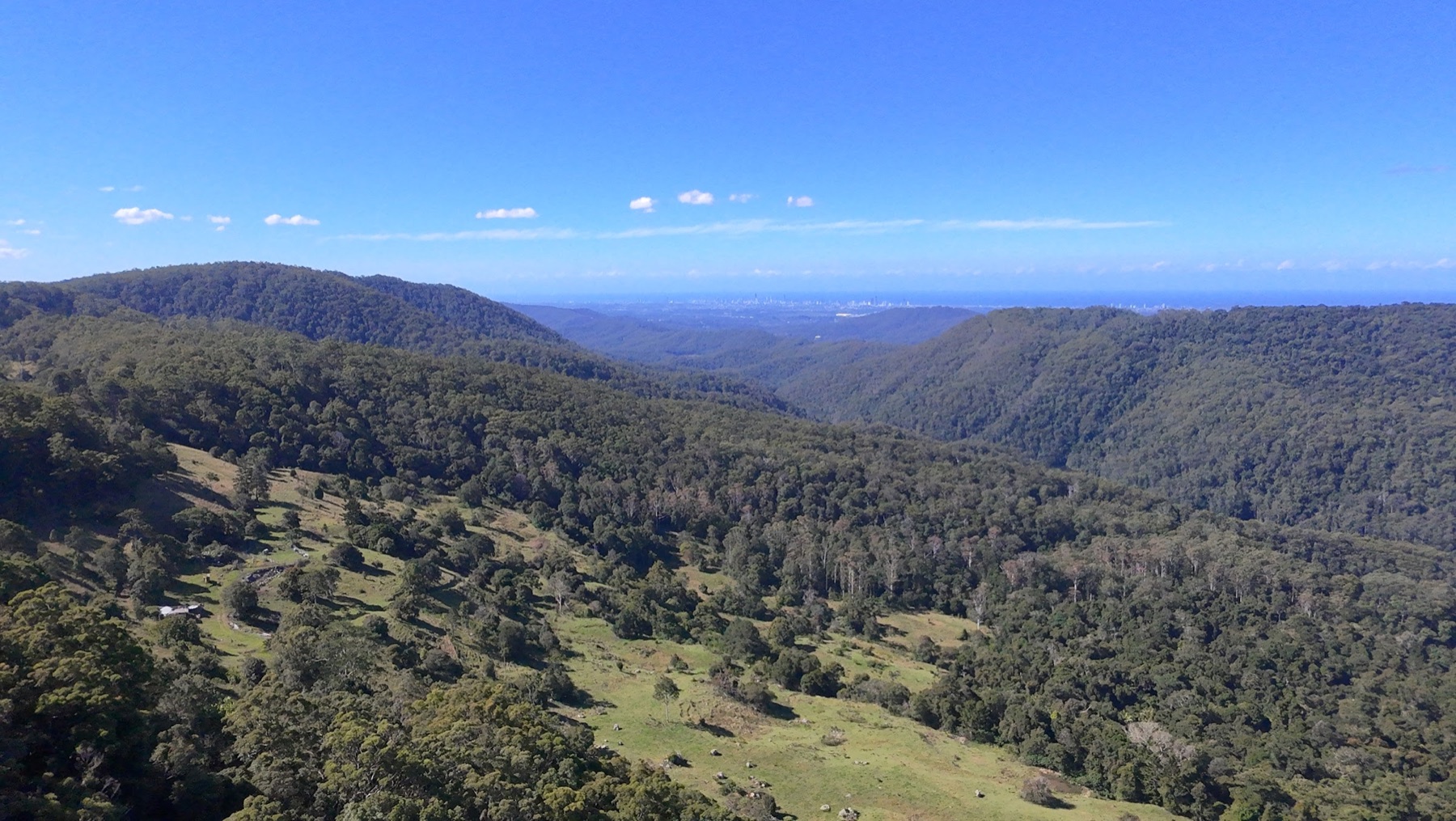 Panorama montagneux découvert en Australie