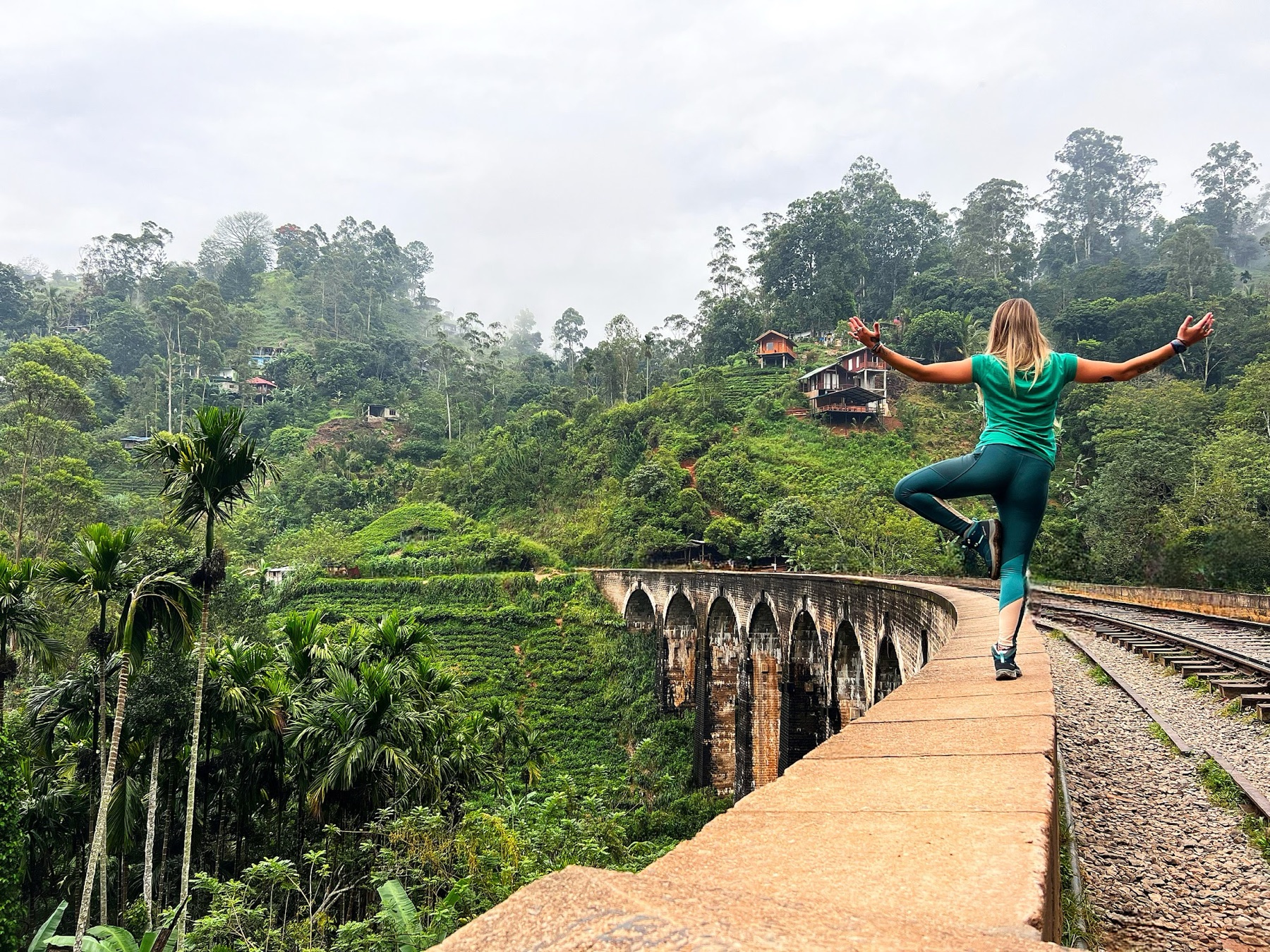 Le pont aux neuf arches dans les Hautes Terres du Sri Lanka
